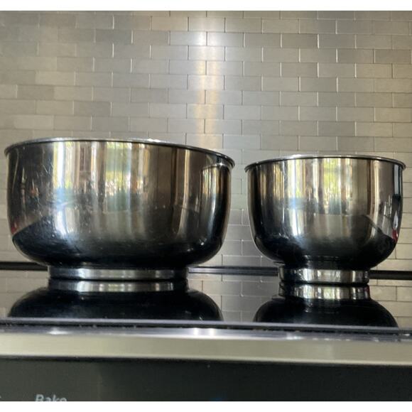 Sunbeam Mixmaster 9” & 6 1/4" Stainless Steel Set of 2 vintage Mixing Bowls USA - Picture 1 of 9